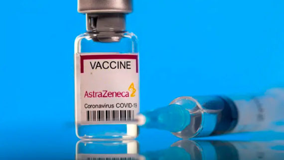 Trombosis con trombocitopenia: la razón por la que el Minsal suspendió la vacunación con AstraZeneca en Chile