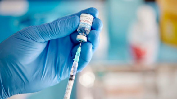 Covid-19: Expertas explicaron el aumento de inmunidad que produciría la vacunación combinada de AstraZeneca y Pfizer